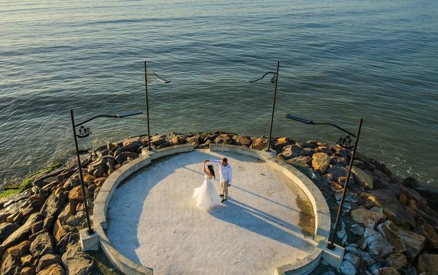 Ensaio Casal - Pré-wedding de Ensaio Pré-Wedding no Molhe Norte de Itapema, SC