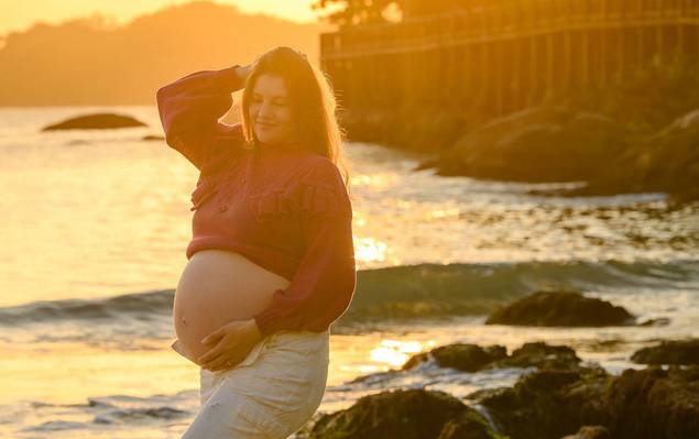 Gestante - Família de Ensaio Gestante ao Amanhecer em Bombinhas, SC | Fotógrafo de Família em Santa Catarina