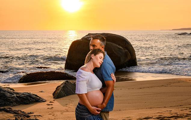 Gestante - Família de Ensaio Gestante ao Amanhecer na Praia do Estaleirinho, Balneário Camboriú – SC