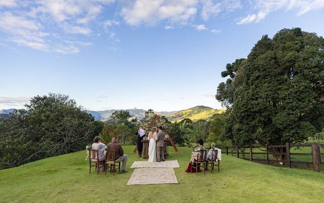 Casamentos de Elopement em São Bento do Sapucaí: Addie e Elias na Hospedaria Vida na Roça