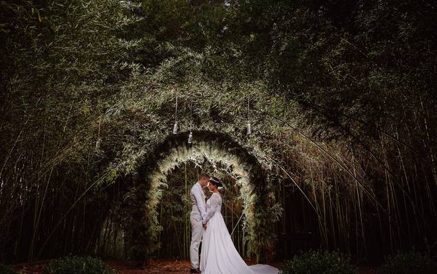 Casamento de Casamento no espaço La  Forêt da Leticia e Amauri 