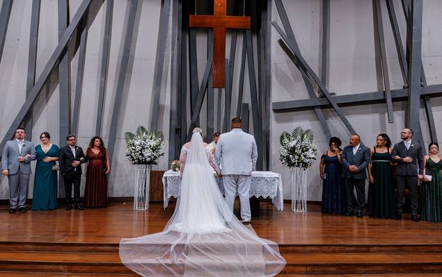 Casamento de Casamento realizado na Igreja da Cruz Torta em Pinheiros e com Recepção no Espaço Armazem da Gabriela e do Murillo