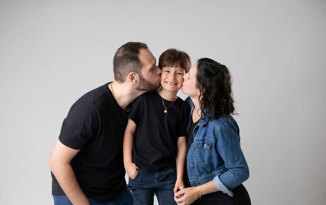 Família de Luara à espera de Clara
