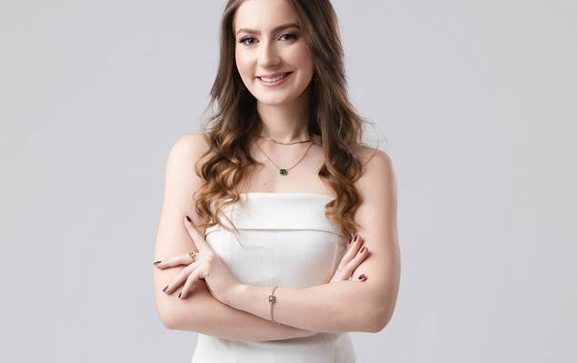 Ensaios Corporativos de Maria Eduarda - Formando em Medicina