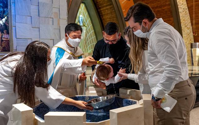 Batizado de Fotografia de Batizado - Batizado de Pedro - Igreja Matriz Alphaville