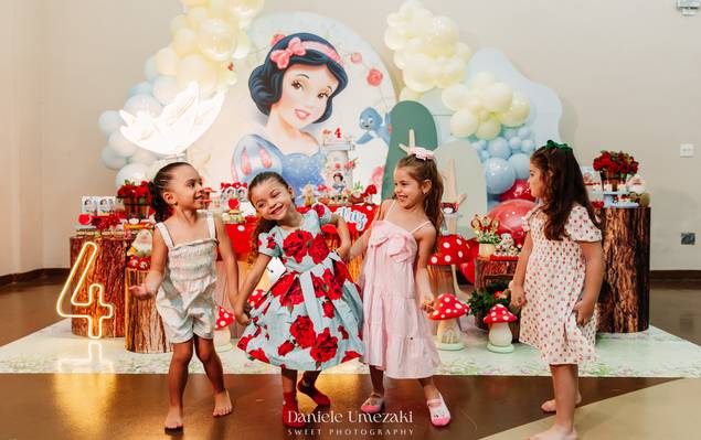 fotografia de aniversário infantil  de Fotografia de Aniversário Infantil no Buffet Vira Sapeka em Mogi das Cruzes | 4 Anos da Bia
