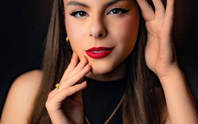 Corporativo de Djenifer Klauberg  