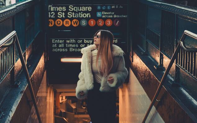 New York of NYC Girl - Times Square photoshoot