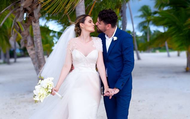 Casamento de 🎸💍 De notas musicais a votos de amor ✨🌴