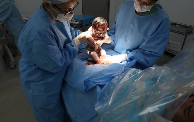 Fotografia de Parto de Nascimento Anna Luísa 09.05.2022