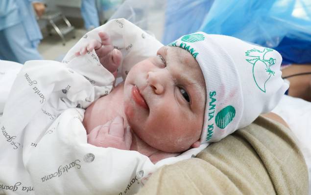 Fotografia de Parto de Nascimento Emilly 24.06.2022