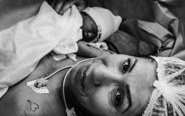 Fotografia de Parto de Nascimento da Valentina 18.04.2023