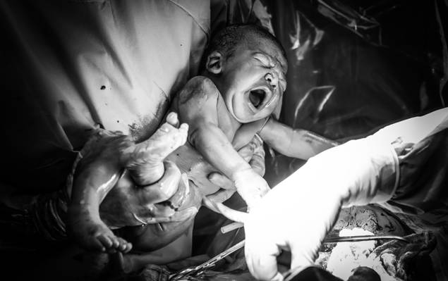 Fotografia de Parto de Nascimento Enrico