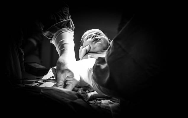 Fotografia de Parto de Nascimento Matheus João