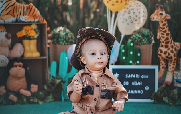 Infantil de Smash do Noah 1 ano