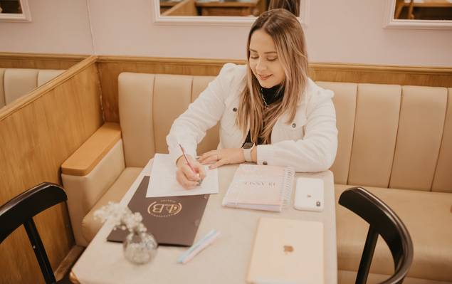 Ensaio Corporativo de Lorraine Brandao Assessora - Londrina - PR 