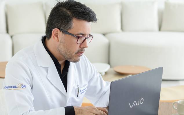 Retrato Corporativo Masculino de Dr. Augusto Portieri 