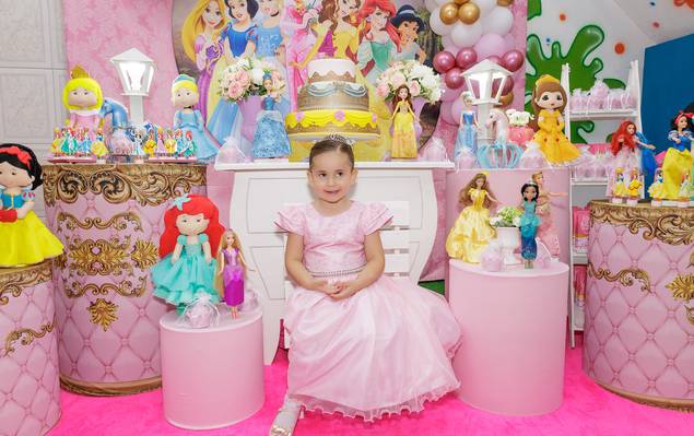 Aniversários de Ana Helena faz 4 aninhos