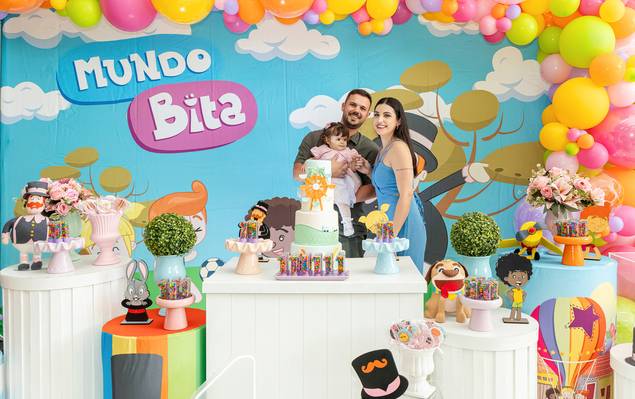 Aniversários de Maria Eduarda celebra seu primeiro aninho com uma linda festa no Buffet Brelele