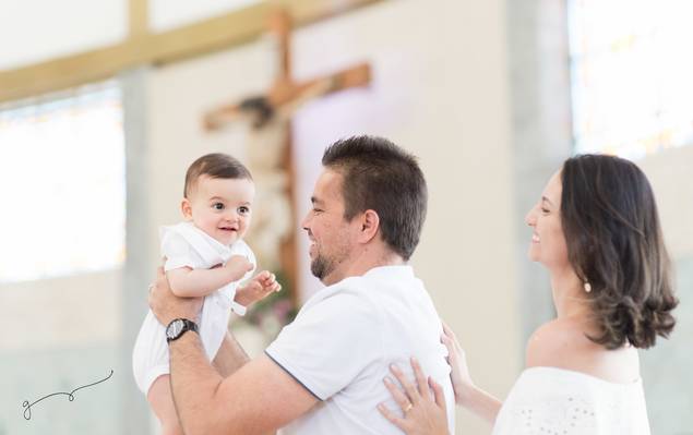 BATIZADOS-APRESENTAÇÃ0 de Heitor em dia de batizado 
