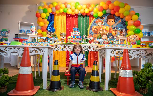 Aniversário Infantil de Aventura Canina: O Aniversário do Miguel!