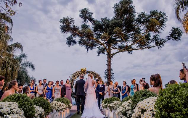 Casal • Casamento de Elis e Sandro | Casamento