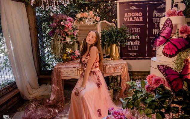 Quinze anos de Giovana Hennig | Ensaio