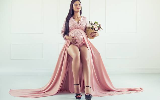 Figurinos Gestante de Body rendando rose com saia