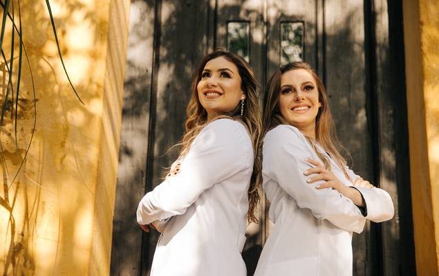 Recepção de Júlia Lovato e Natália Haida - Prova de Toga Medicina