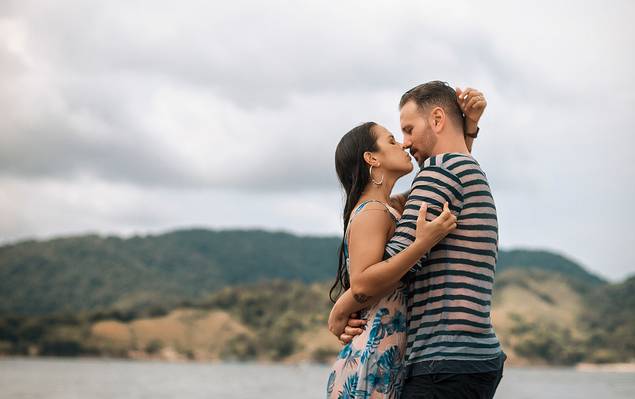 PhotoCura de Ensaio de Casal na praia - Amanda e Henrique - Santos - SP