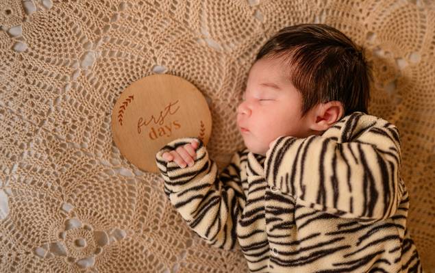 Os primeiros dias do bebê de ENSAIO PRIMEIROS DIAS | Lavínia 