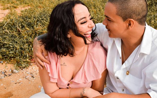 Casais de Ensaio de Casal na praia em Guarapari ES | Ana & Christian