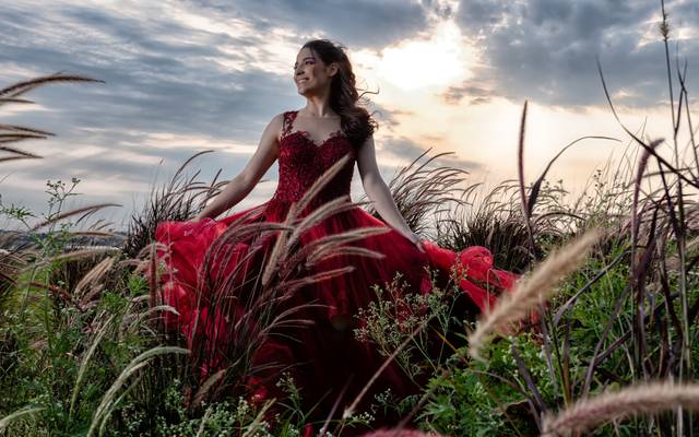 Descubra o Segredo das Debutantes de São Paulo: Como Escolher o Vestido e o Fotógrafo Perfeitos para Sua Festa de 15 Anos!