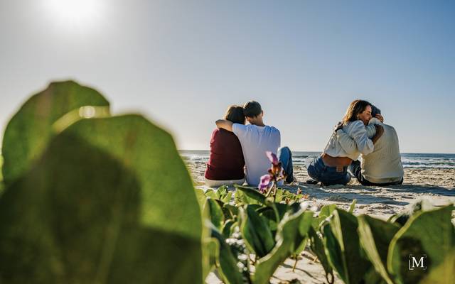 Momentos únicos de Gerações em um Ensaio Fotográfico na Praia