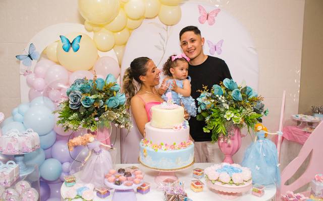 O Primeiro Aniversário da Antonella: Um Jardim Encantado Cheio de Amor e Diversão