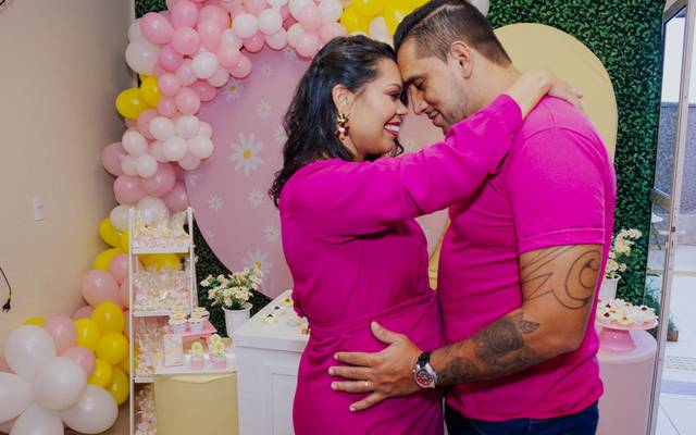 Chá de Bebê da Bianca e do Alex à Espera da Clara: Um Evento Repleto de Amor e Delicadeza