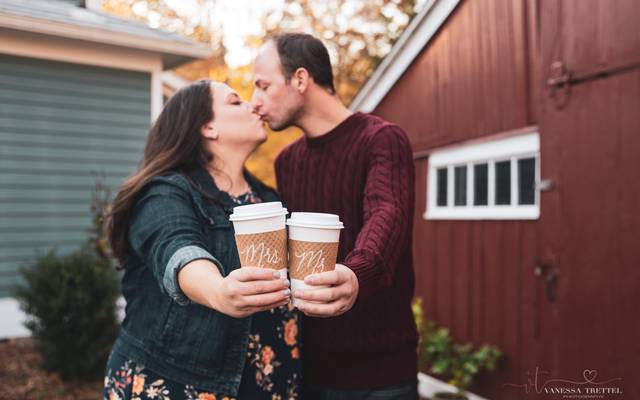 7 Tips for a Stunning Engagement Photo Shoot: From Choosing the Right Clothes to Having Professional Hair and Makeup