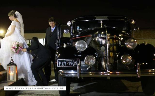 Elegância Nostálgica: Locação de Carros Antigos para Noivas em São Paulo