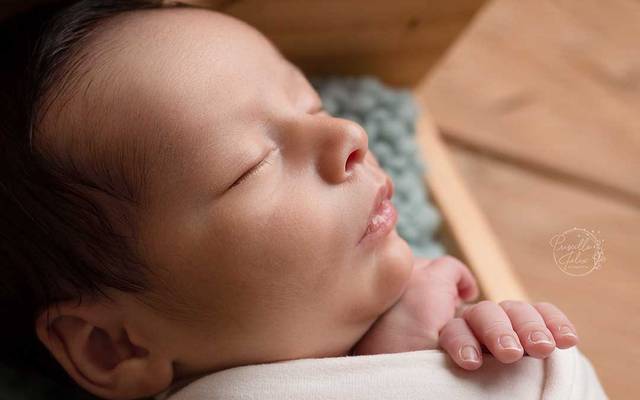 Como lidar com as cólicas em um recém-nascido: Dicas práticas para aliviar o desconforto.