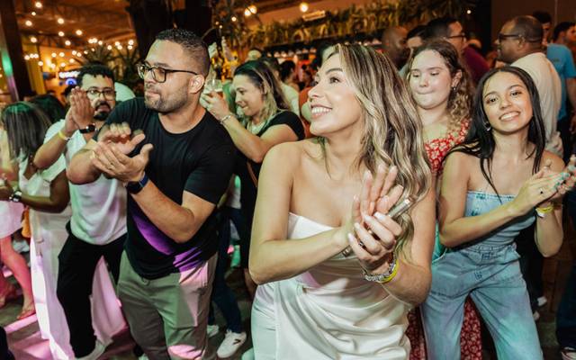 Cobertura fotográfica das festas VIGOR no Quintal do Espeto: alegria, identidade corporativa e resultados