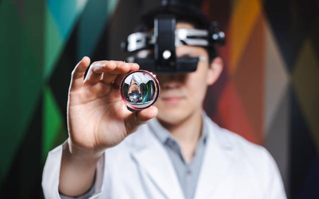 Renovação do banco de imagens da Retina Clinic com fotografia corporativa