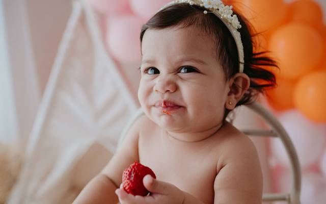 Smash the cake/fruit