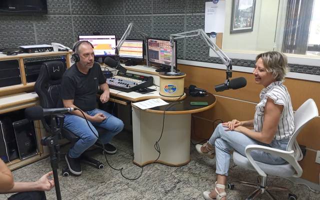 Entrevista na rádio Guarujá FM104,5 