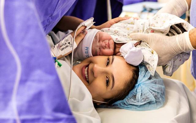 Fotografia de Parto: Registrando cada emoção e detalhe do seu grande momento.