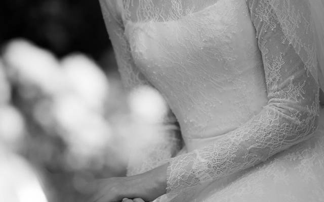 Qual a diferença entre First Look e fotos tradicionais no altar?