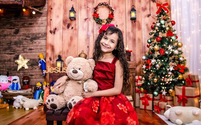 Mini Ensaio de Natal – Estúdio Fotográfico com Cenário em Cuiabá.