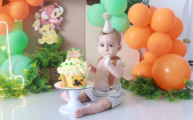 Ensaio Smash the Cake Rei Leão em São Paulo: Fotos de 1 Ano com Irmãos no Estúdio