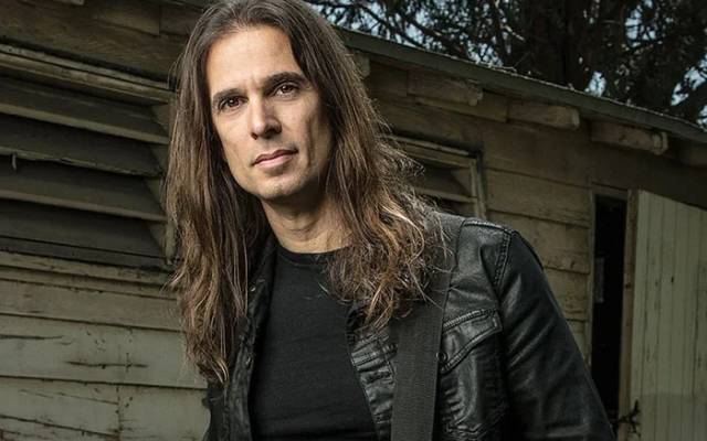 Entrevista com Kiko Loureiro (Megadeth)