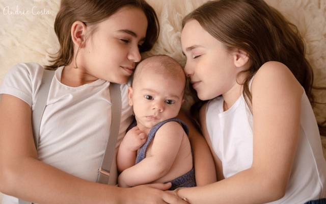 Ensaio newborn quando o bebê não é o primeiro filho: funciona mesmo?
