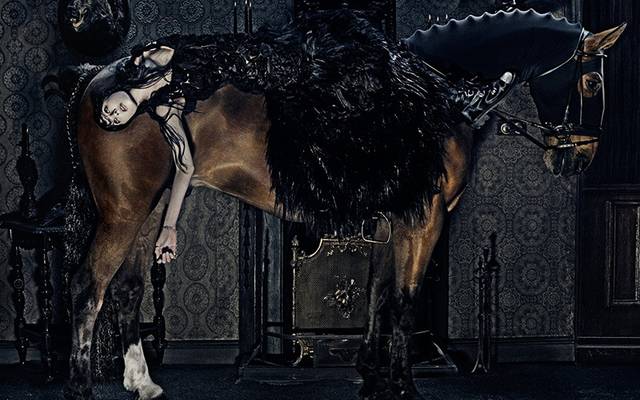 O CAVALO SEM SELA E O PADRE DESOBRIGADO